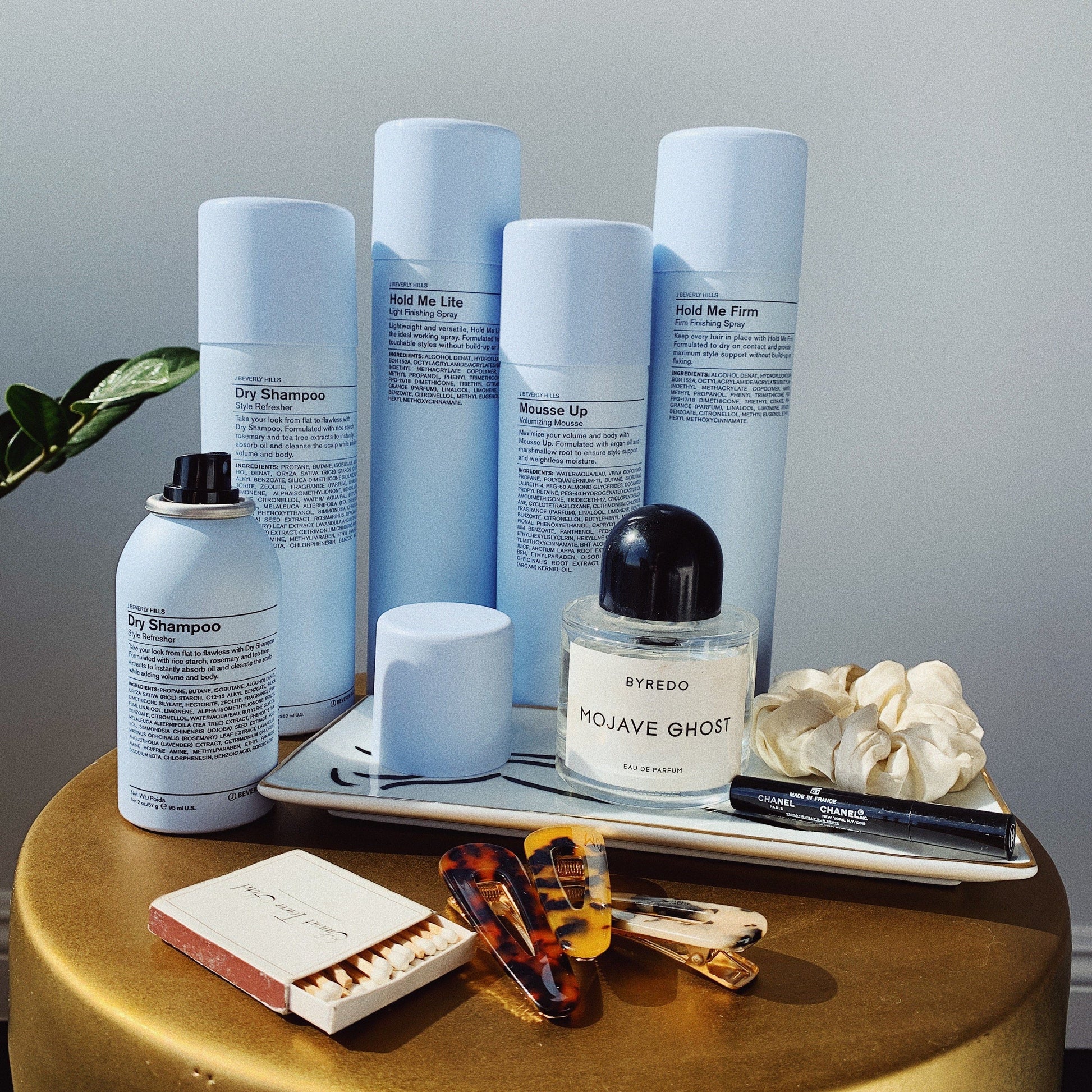 J Beverly Hills - Hold Me Lite - Spray de Fijación - 331 ml