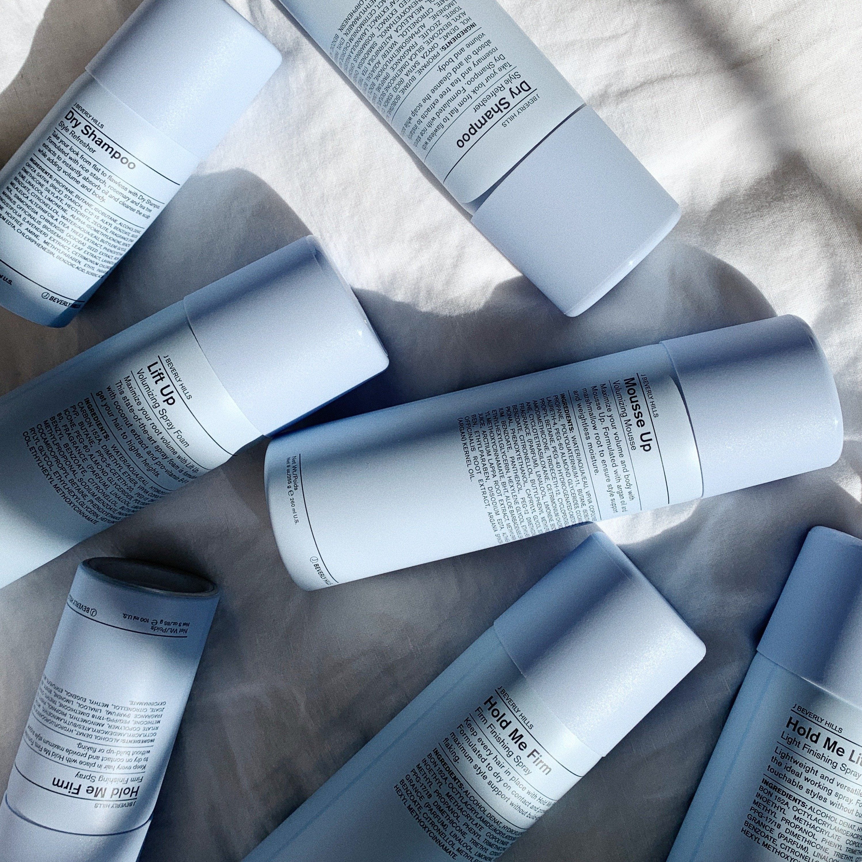 J Beverly Hills - Hold Me Lite - Spray de Fijación - 331 ml