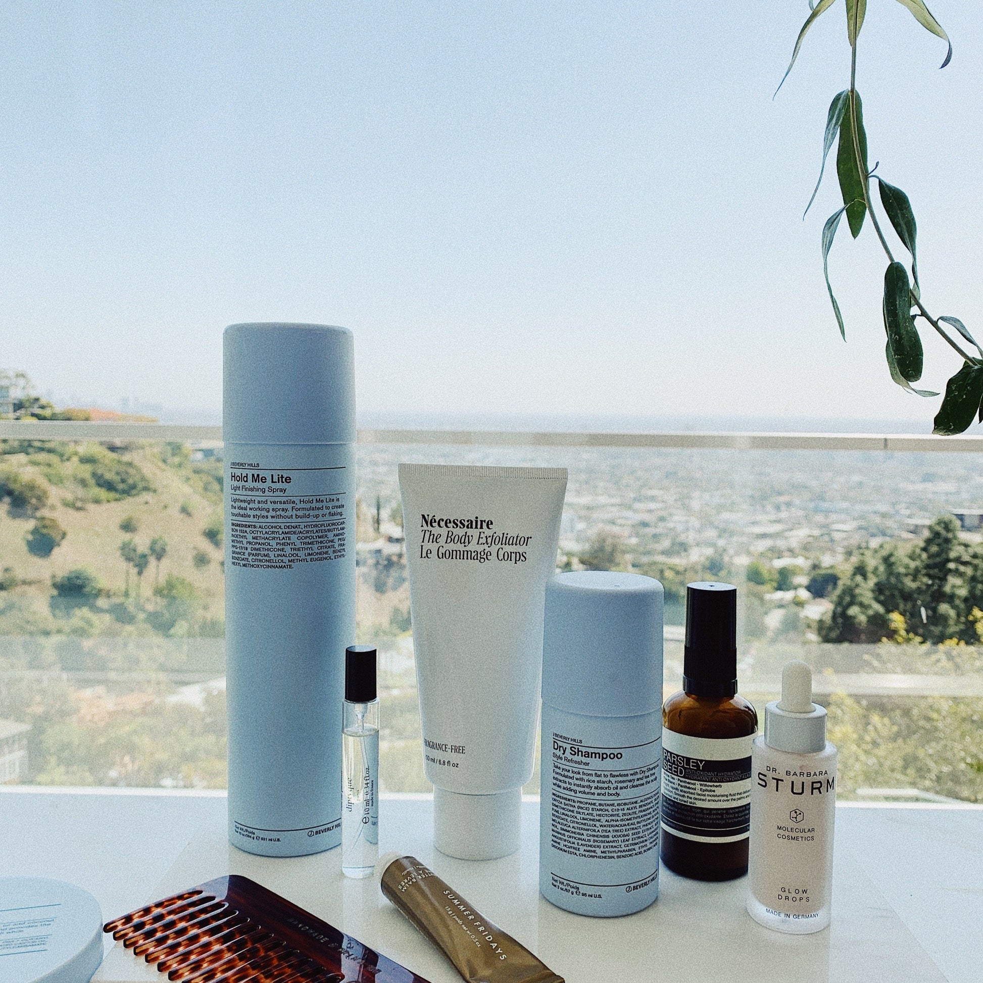 J Beverly Hills - Hold Me Lite - Spray de Fijación - 331 ml