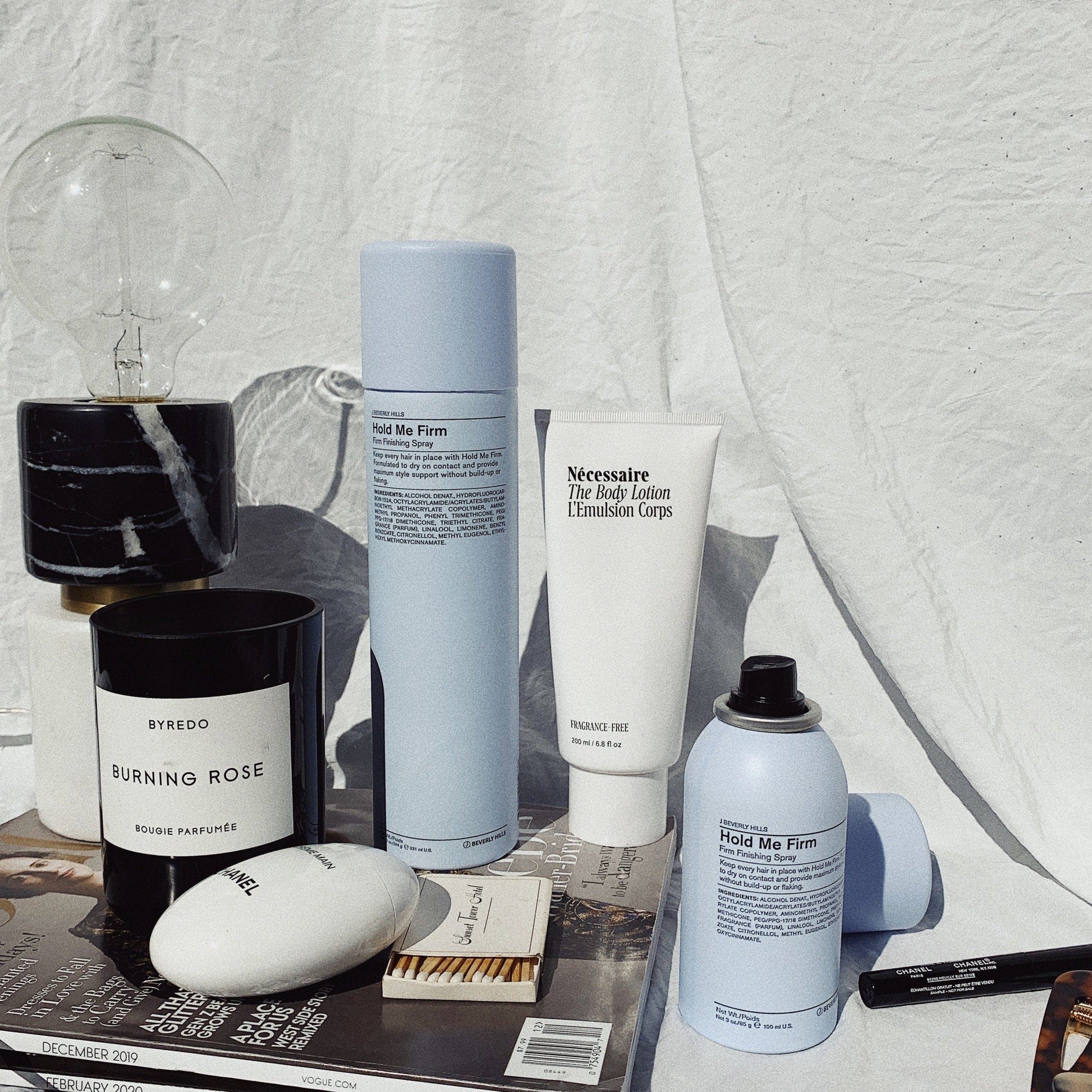 J Beverly Hills - Hold Me Firm - 225 ml